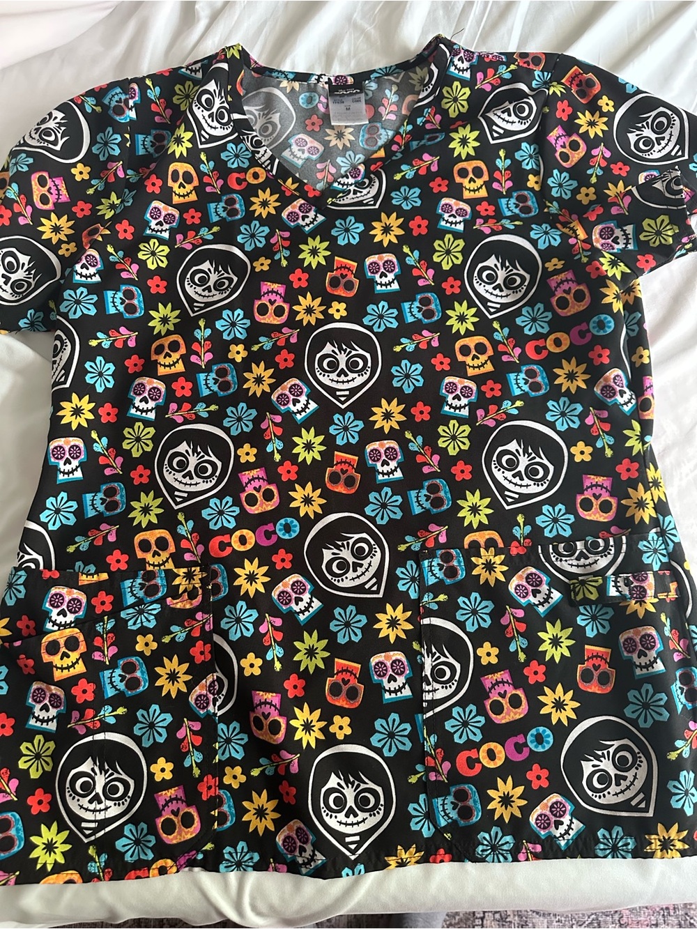 Disney Pixar Coco Sugar Skull Floral Print Scrub Top Medium